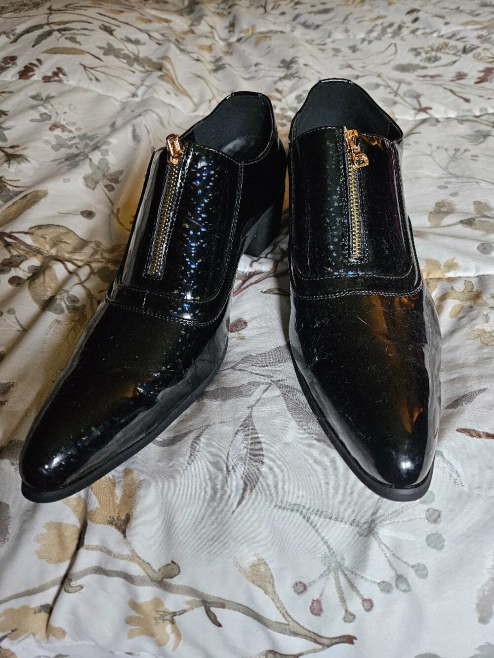 Patent leather black party shoes